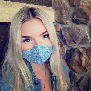 Eyelet and mesh 100% breathable mask for outdoors